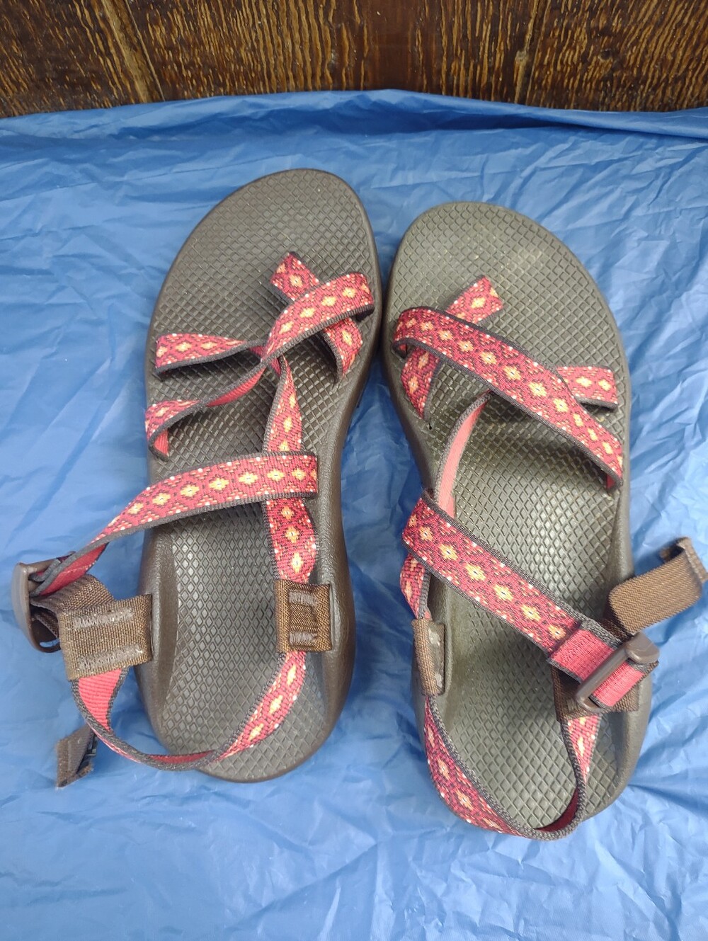 Chaco Z2 Toe Loop Sandals Women's 9
